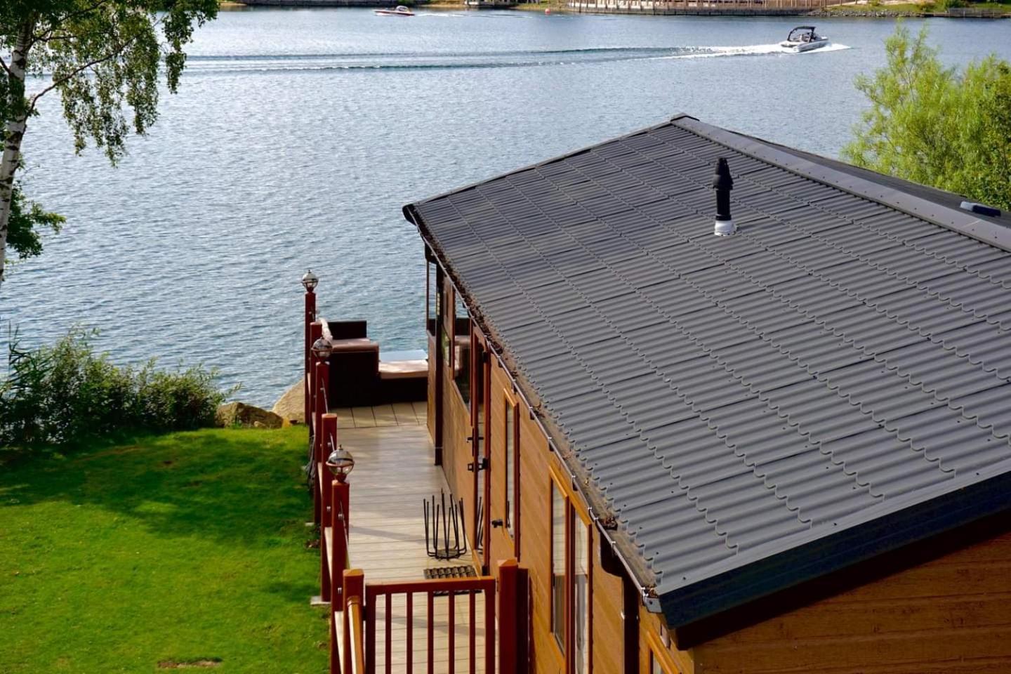 Fable Lodge Tattershall Lakes - Luxury Lakeside Lodge With Hot Tub Exterior photo